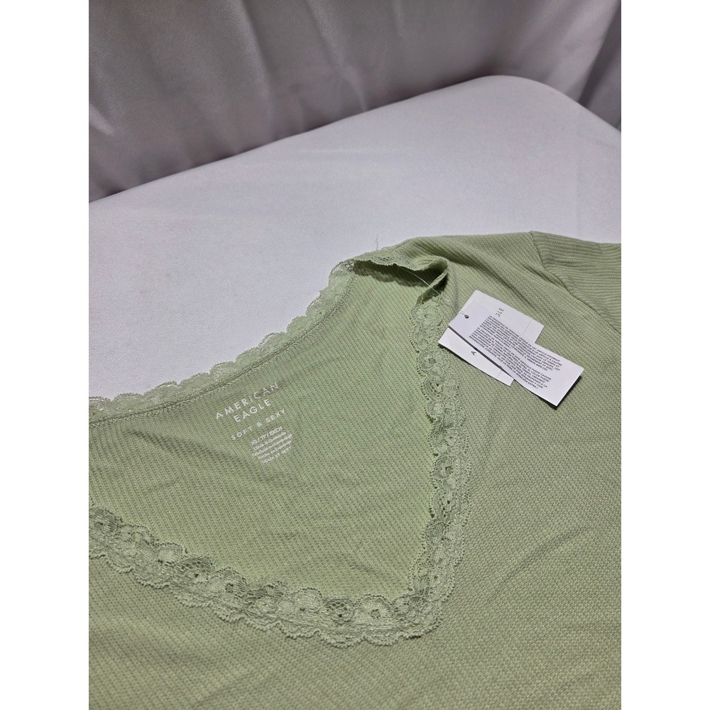 American‎ Eagle Soft & Sexy Sage Green Lace Trim Ribbed V-Neck Top XS NWT 2372